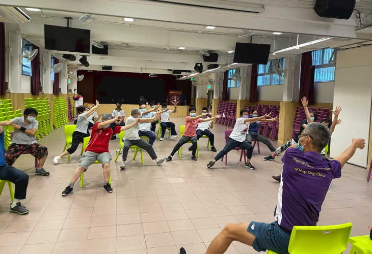 運動班由長者及SEN學生共同參與