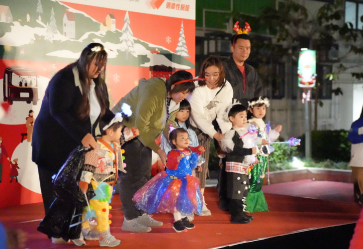 與居民和社區人士共迎聖誕