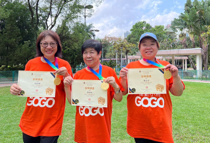 （左起）倩桃、Cindy及志雲因木棋訓練班結緣，更在團體賽中奪冠