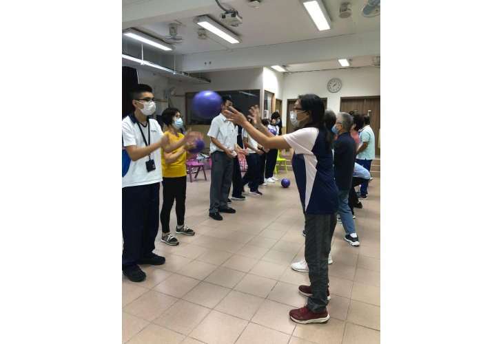 長者及SEN學生進行訓練前會玩破冰遊戲